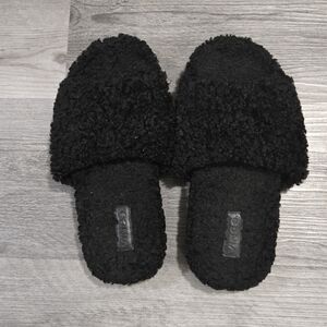 Vince Cozy Black Fuzzy Slippers